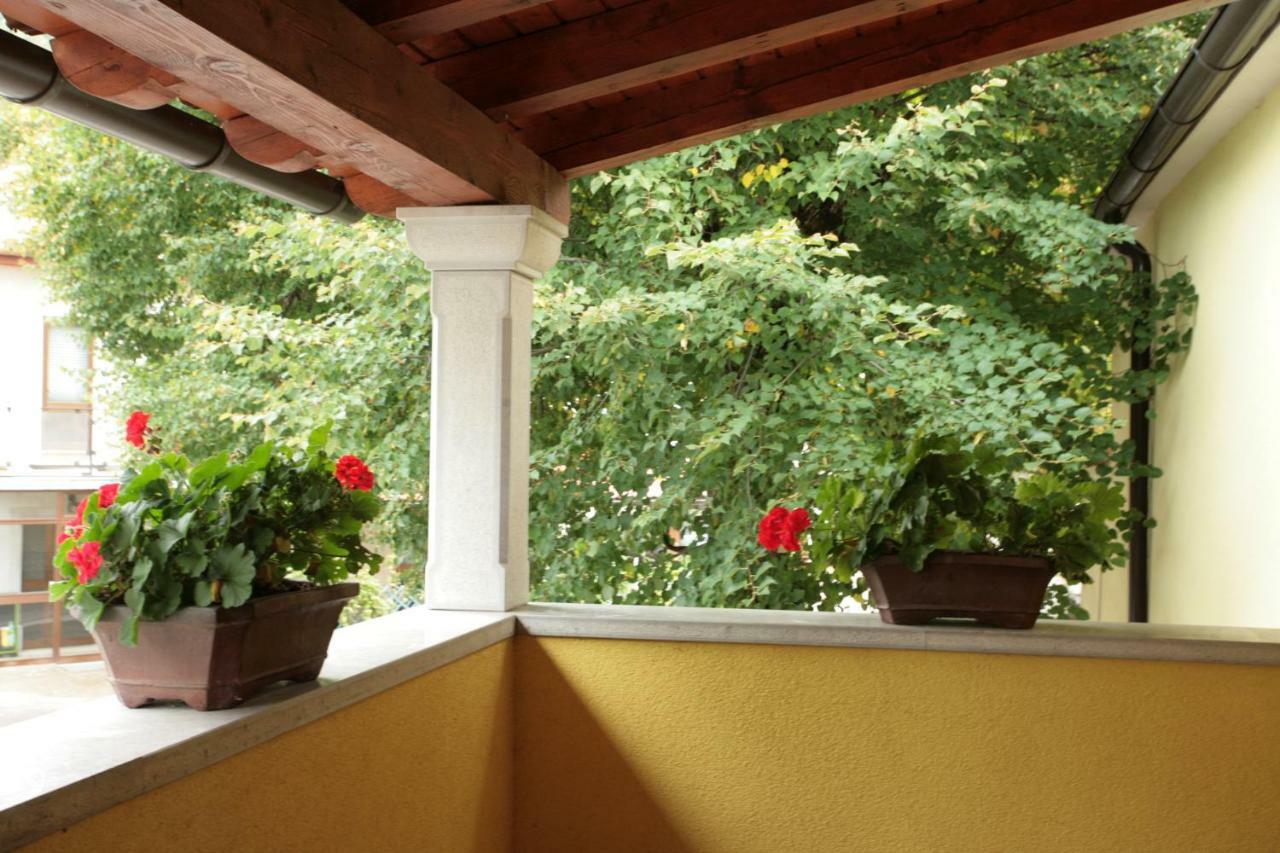 Domacija Linc Apartamento Rodik Exterior foto